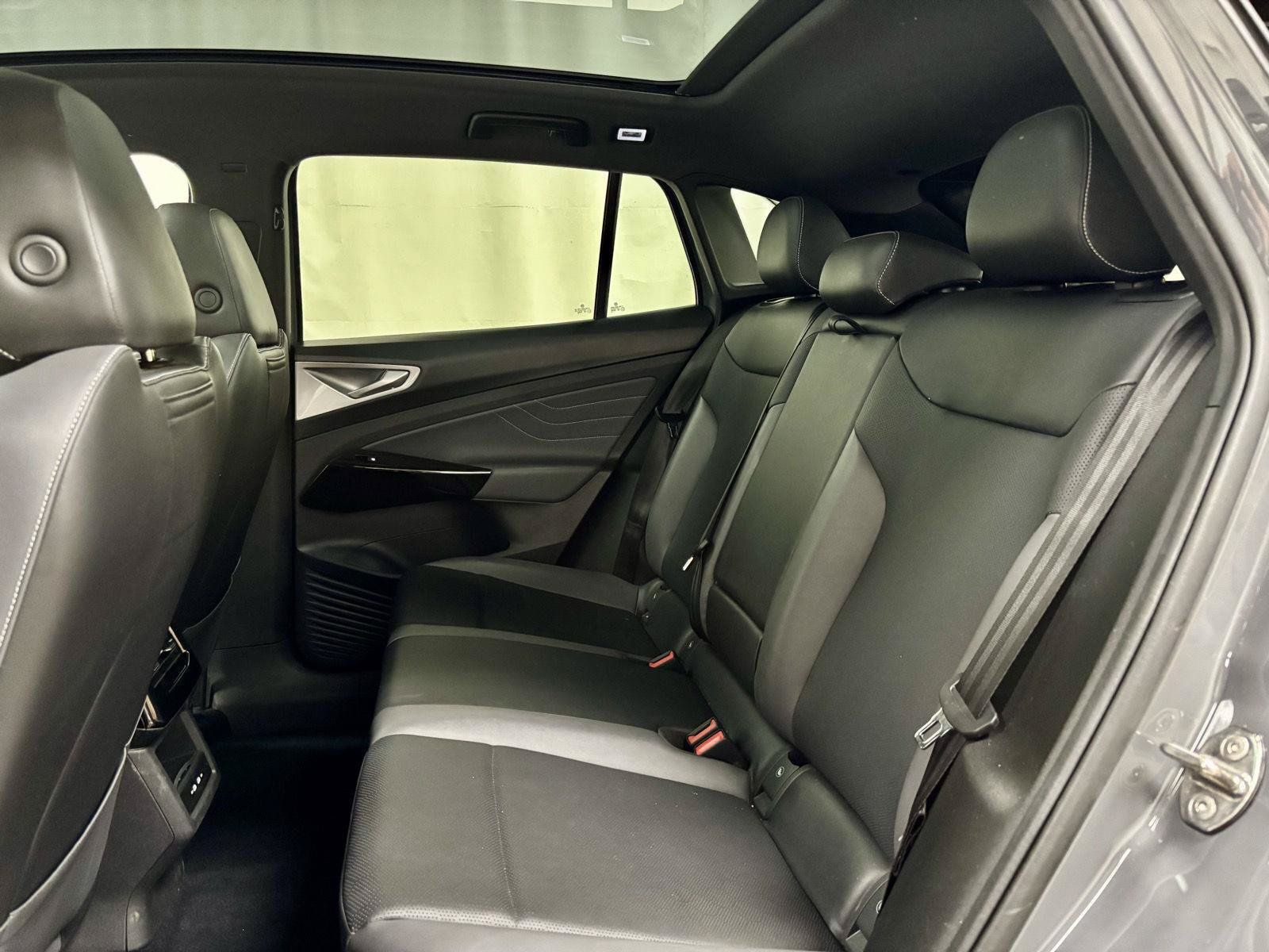 Used 2023 Volkswagen ID.4 S RWD image 21