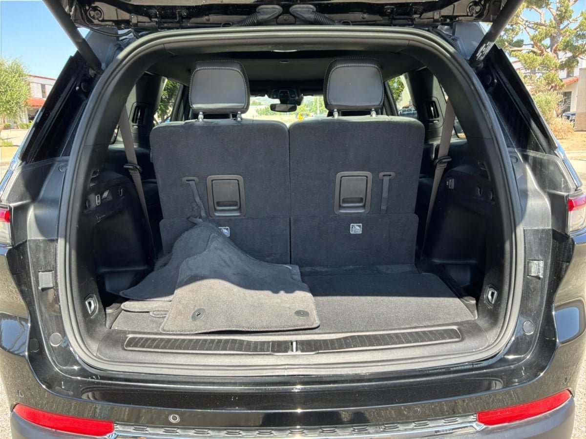Used 2024 Jeep Grand Cherokee L Limited RWD image 20
