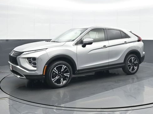 Used 2024 Mitsubishi Eclipse Cross SE image 2