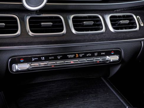 Used 2022 Mercedes-Benz GLS 450 4MATIC image 25