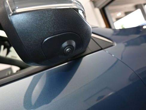 Used 2025 Chevrolet Traverse High Country FWD image 56