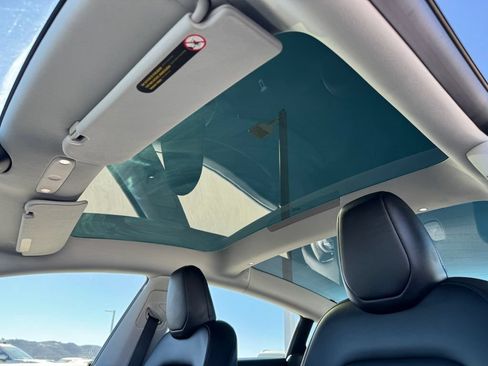 Used 2025 Tesla Model 3 RWD image 16