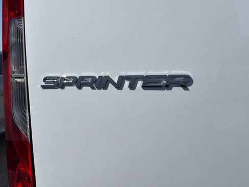 Used 2025 Mercedes-Benz Sprinter 2500 image 9