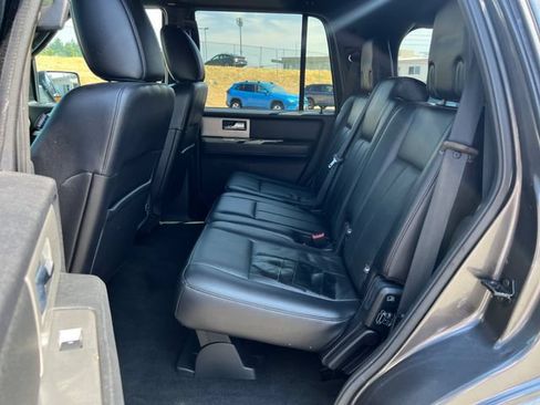 Used 2016 Ford Expedition XLT w/ Equipment Group 202A AWD/4WD image 14