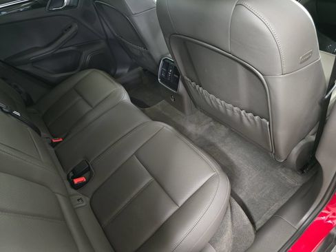Used 2023 Porsche Macan AWD/4WD image 16