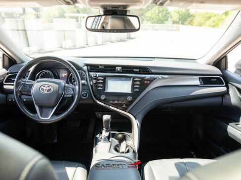 Used 2019 Toyota Camry SE w/ Convenience Package image 14