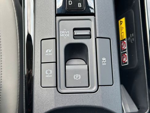 New 2026 Toyota Prius XLE FWD image 27