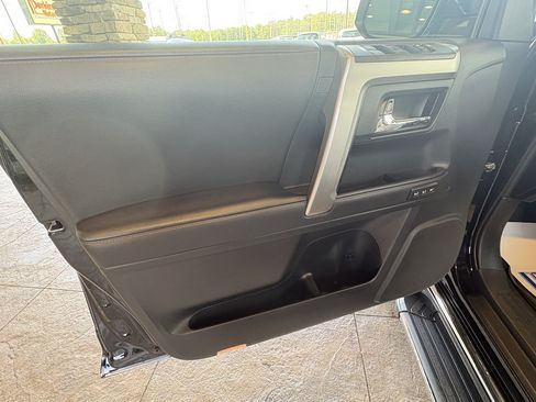 Used 2023 Toyota 4Runner Limited AWD/4WD image 23