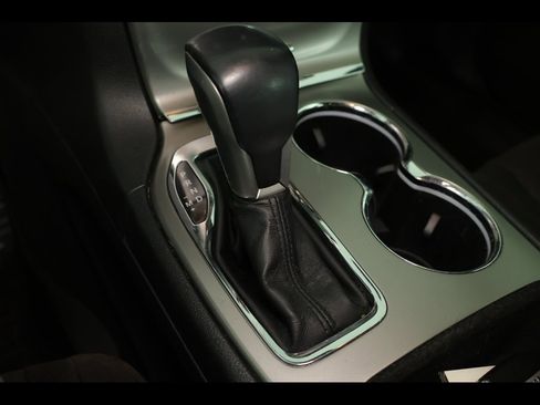 Used 2021 Jeep Grand Cherokee Laredo image 26