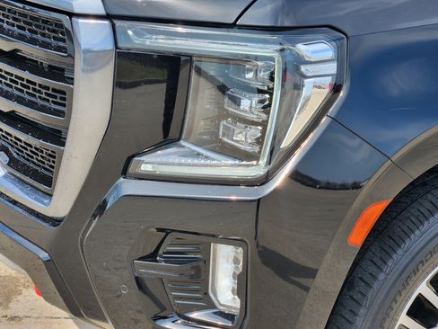 Used 2021 GMC Yukon AT4 w/ AT4 Premium Package image 9