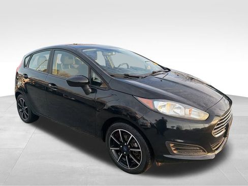 Used 2018 Ford Fiesta SE image 9