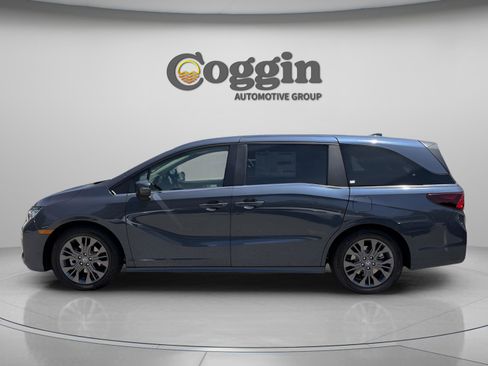 New 2026 Honda Odyssey Touring image 2