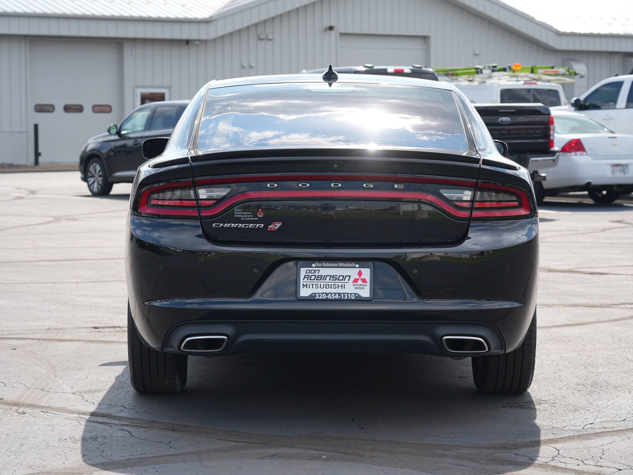 Used 2020 Dodge Charger SXT AWD/4WD image 4