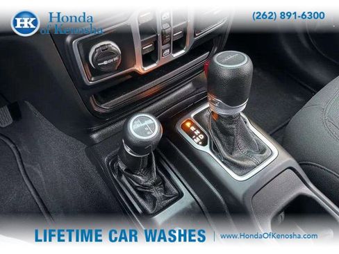 Used 2020 Jeep Gladiator Sport w/ Technology Group image 27