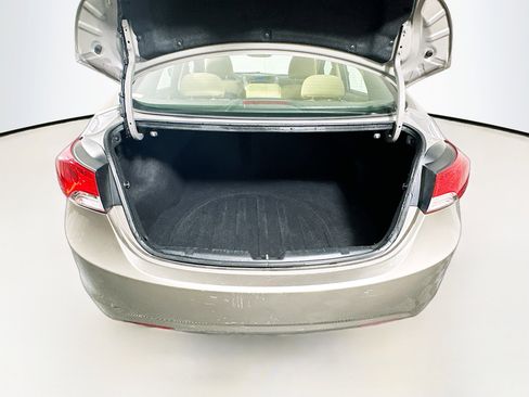 Used 2013 Hyundai Elantra GLS w/ Preferred Pkg image 26