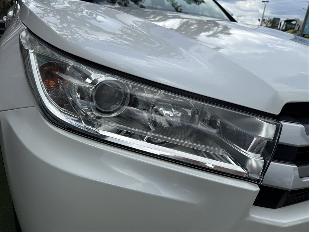 Used 2019 Toyota Highlander LE FWD image 9