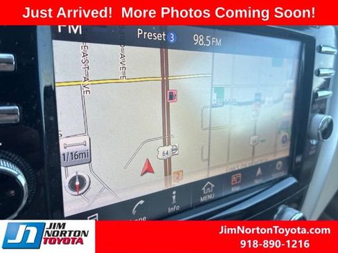 Used 2017 Nissan Murano SL w/ Cargo Package FWD image 11
