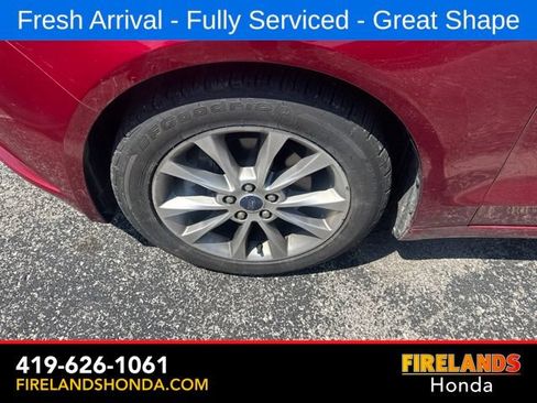 Used 2017 Ford Fusion SE w/ Fusion SE Technology Package FWD image 12