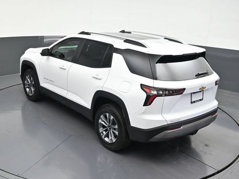 Used 2025 Chevrolet Equinox LT w/ Safety and Technology Package FWD image 21