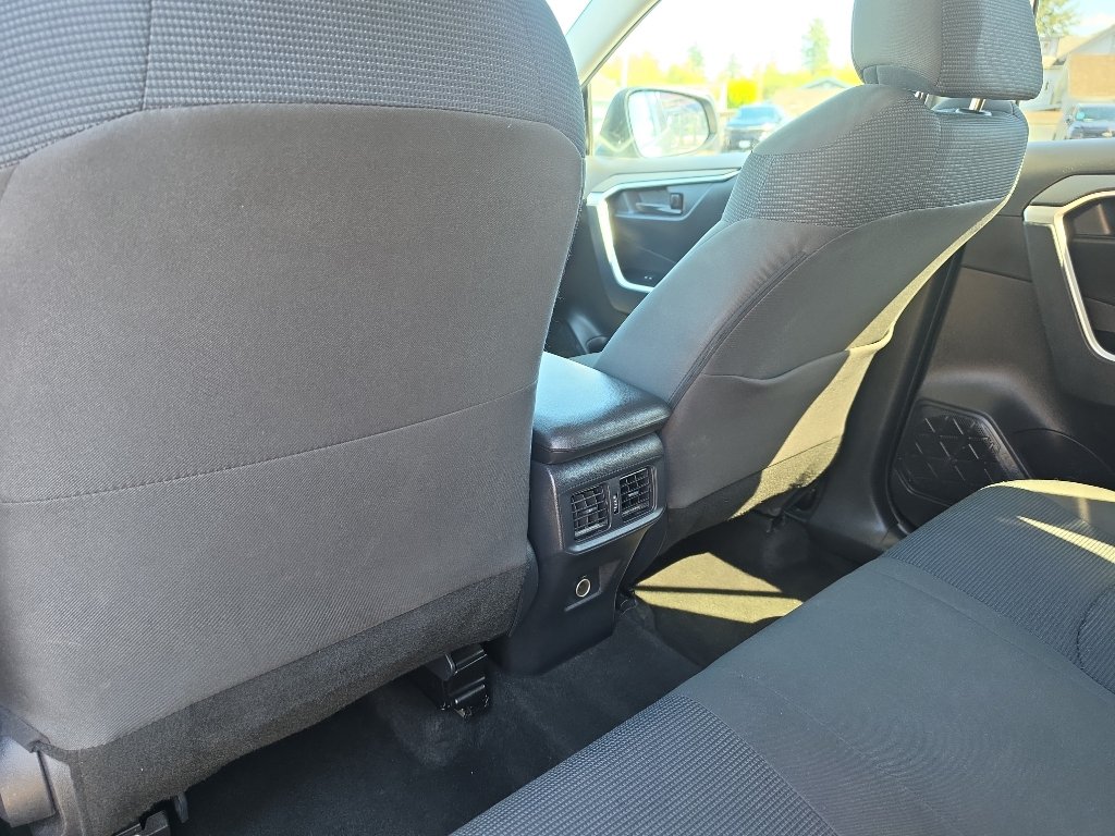 Certified 2025 Toyota RAV4 LE AWD/4WD image 18
