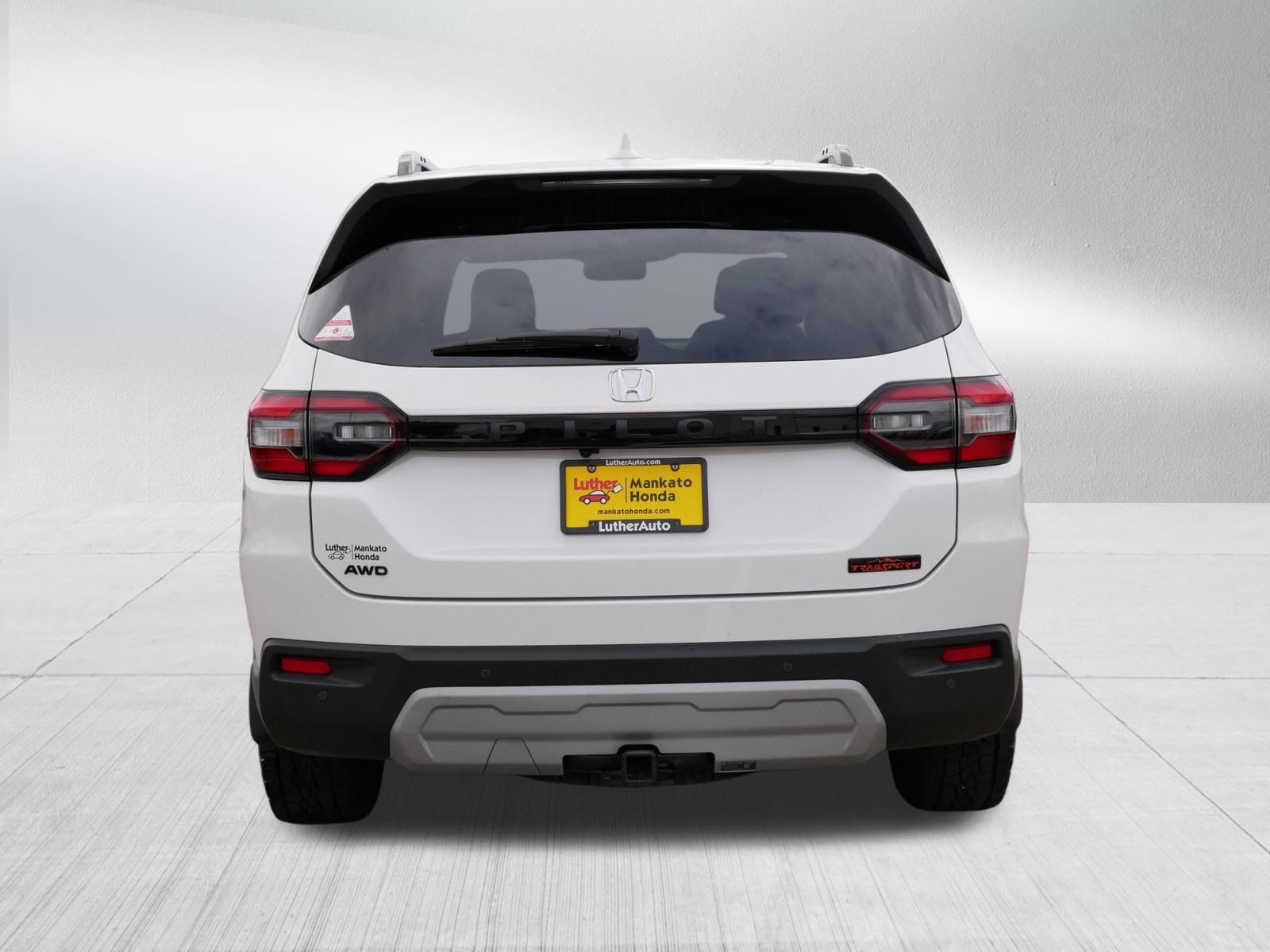 Certified 2024 Honda Pilot TrailSport image 6