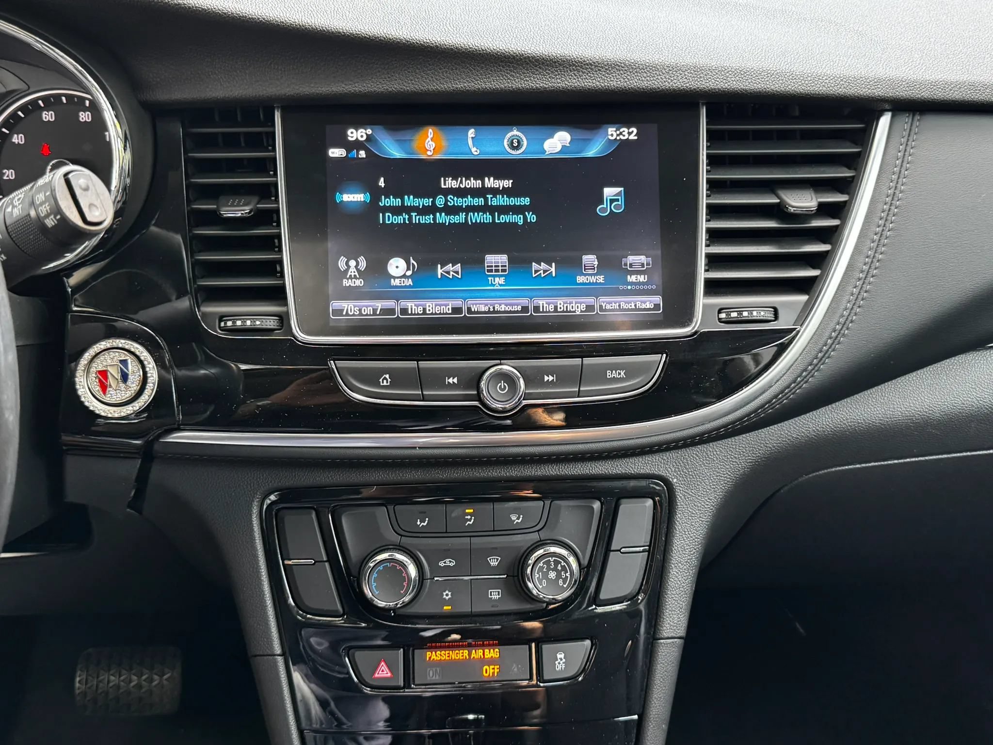 Used 2019 Buick Encore Sport Touring FWD image 16