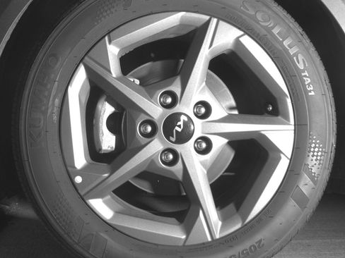 Used 2025 Kia K4 LXS image 12