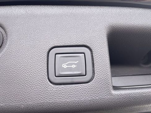 Used 2023 Chevrolet Equinox RS w/ LPO, Cargo Package image 16