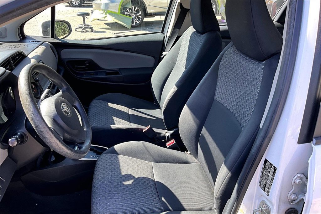 Used 2015 Toyota Yaris L FWD image 9