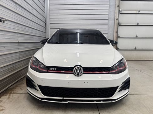 Used 2018 Volkswagen GTI SE FWD image 2