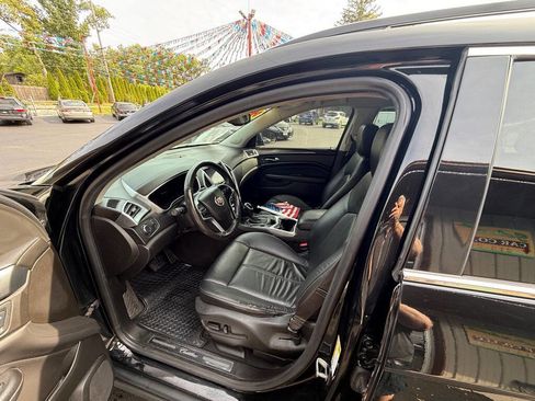 Used 2016 Cadillac SRX Base 4dr SUV image 3