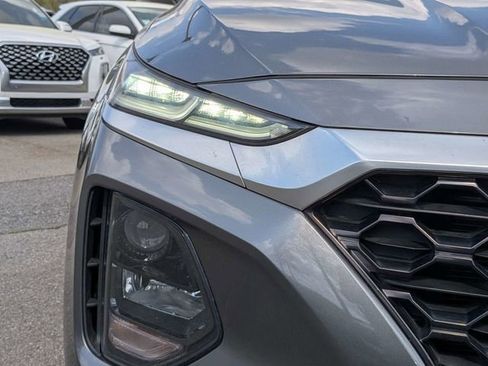 Used 2019 Hyundai Santa Fe SE image 10