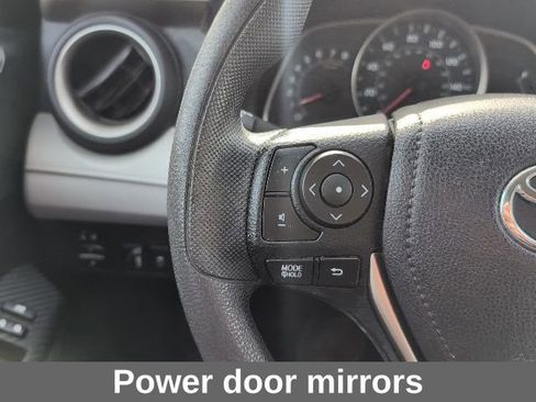 Used 2014 Toyota RAV4 LE image 8