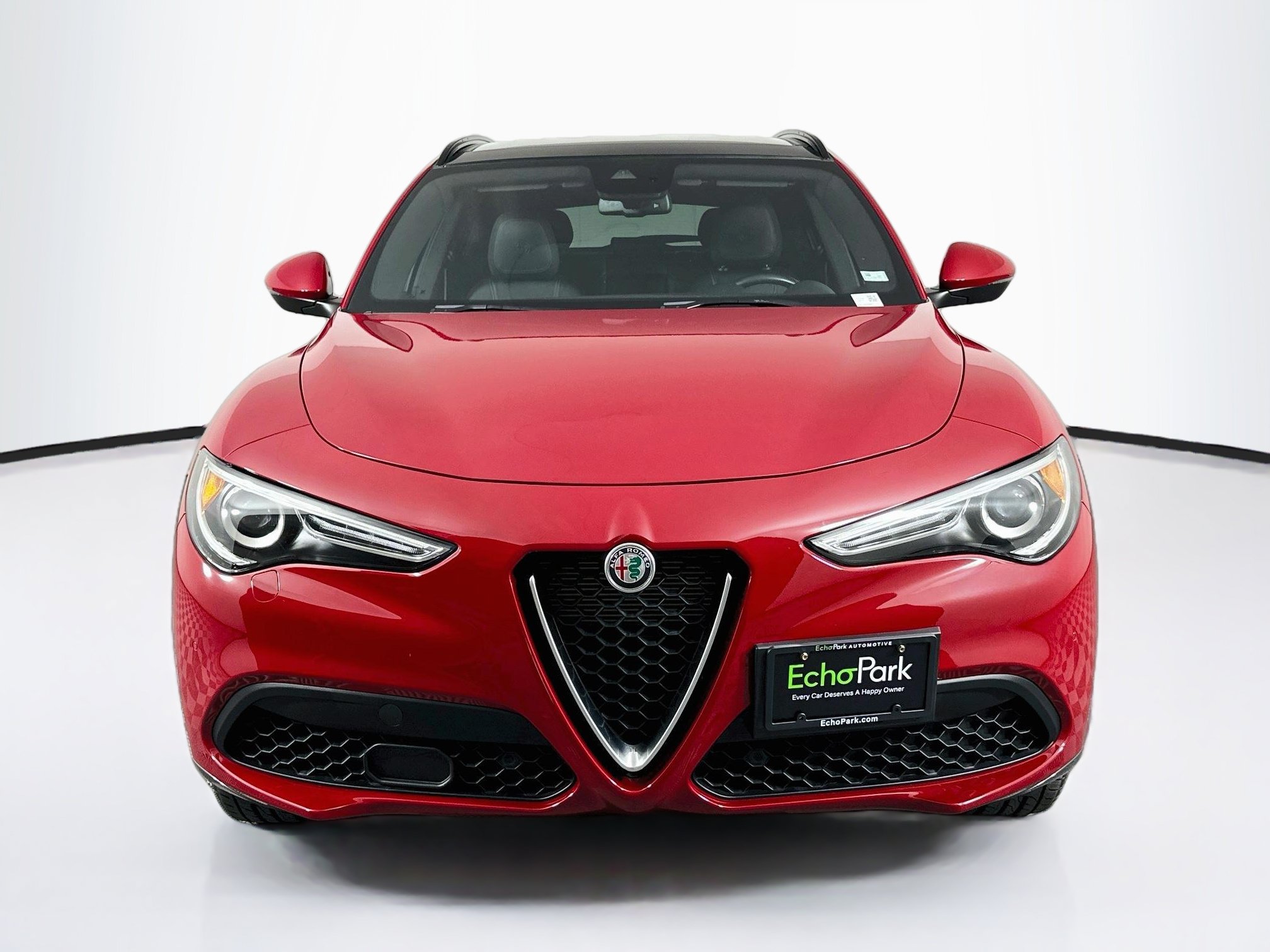 Used 2023 Alfa Romeo Stelvio Ti AWD/4WD image 2