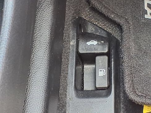 Used 2025 Toyota Corolla LE FWD image 25