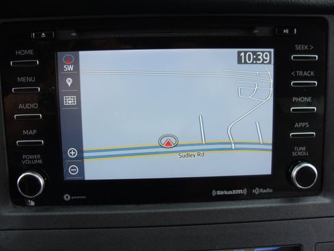 Used 2019 Toyota Sienna XLE w/ XLE Navigation Package FWD image 15
