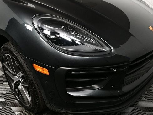 Certified 2025 Porsche Macan image 38