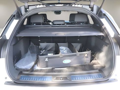 New 2026 Land Rover Range Rover Velar S AWD/4WD image 16