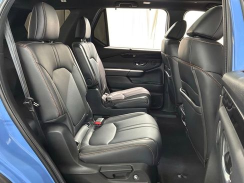 Used 2024 Honda Pilot TrailSport image 27
