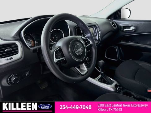 Used 2018 Jeep Compass Sport FWD image 11