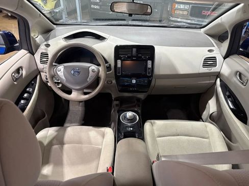 Used 2017 Nissan Leaf SV image 16