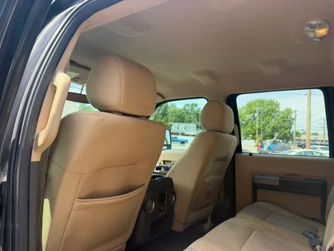 Used 2013 Ford F250 XLT w/ Chrome Pkg AWD/4WD image 11