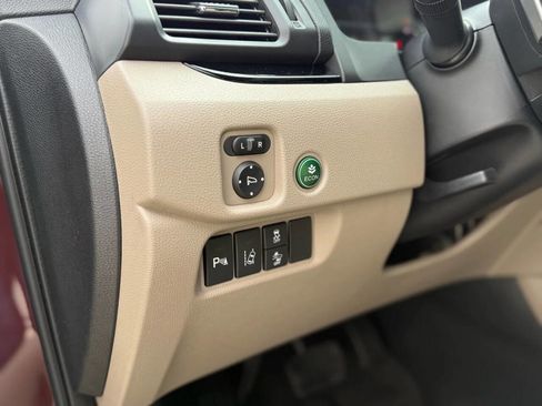 Used 2018 Honda Pilot Touring image 20