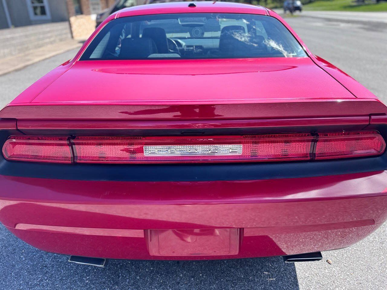 Used 2012 Dodge Challenger R/T RWD image 12