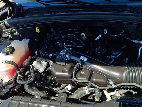 Certified 2024 Jeep Grand Cherokee L Laredo image 30