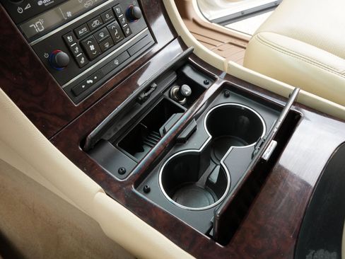 Used 2008 Cadillac Escalade EXT image 26