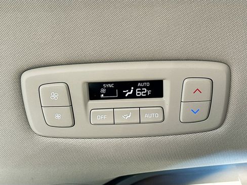 New 2026 Kia Carnival EX image 25