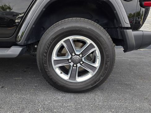 Used 2020 Jeep Wrangler Unlimited Sahara AWD/4WD image 9