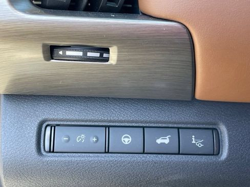 Certified 2022 Nissan Pathfinder Platinum w/ Cargo Package AWD/4WD image 16