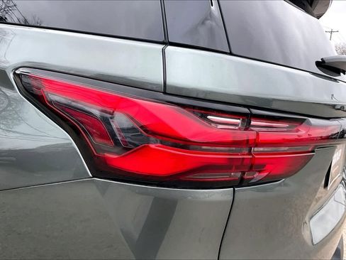 Used 2022 Chevrolet Traverse LT w/ LPO, Cargo Package image 28